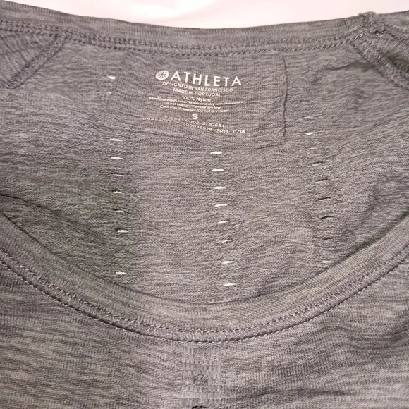 Womens used athleta long sleeve shirt  size small in great condition - Picture 3 of 5